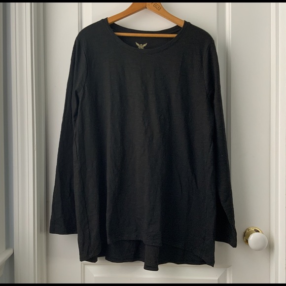 Black Scoopneck Peplum Back Long Sleeve Top NWT - Picture 3 of 8